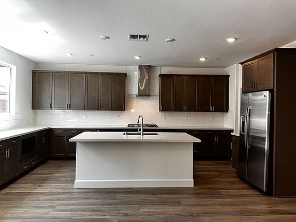 3rd image of 7032 Nystrom Way