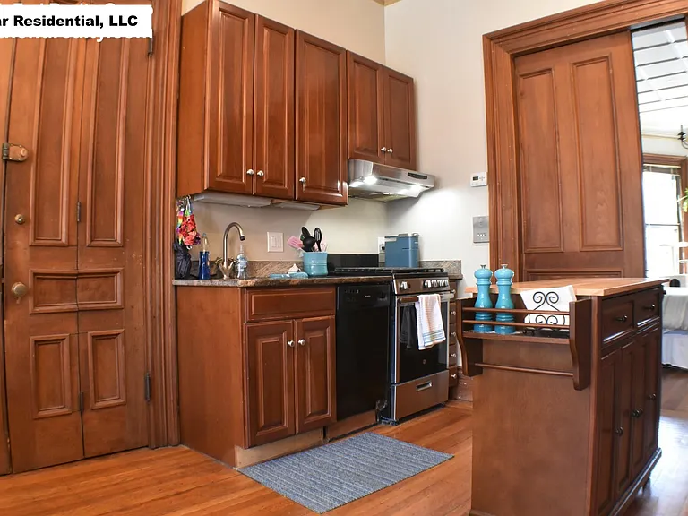 31 Fairfield St #2 — Photo 6