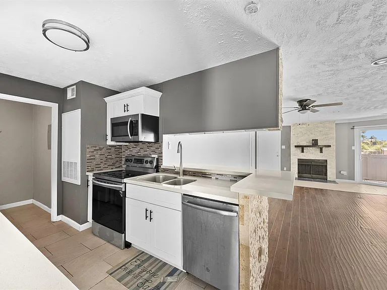 10673 Braes Bend Dr — Photo 8