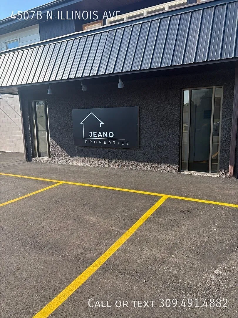 Great Location in Peoria Heights! — Photo 1