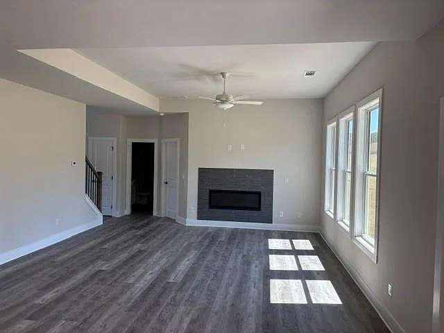 5 bed, 3.0 bath, 3150 sqft, $3,200 — Photo 4