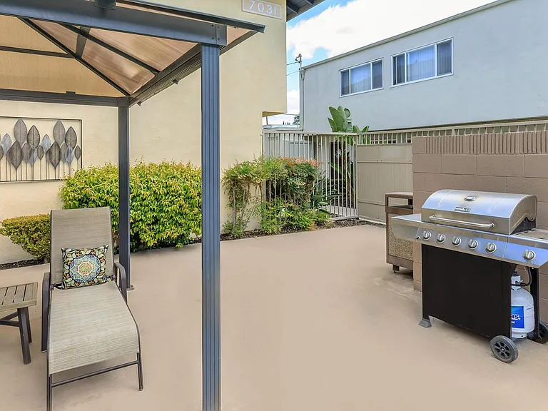 Villa Pacific Townhomes — Photo 14