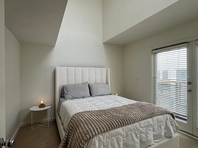807 21st St #3 — Photo 25
