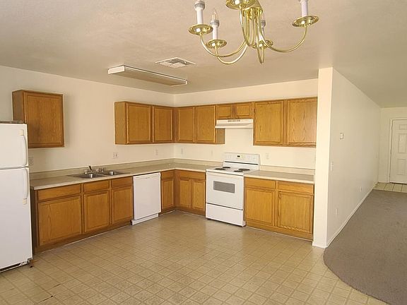 4th image of 1134 S Maverick Ct