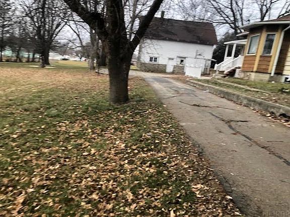 3rd image of 420 East St