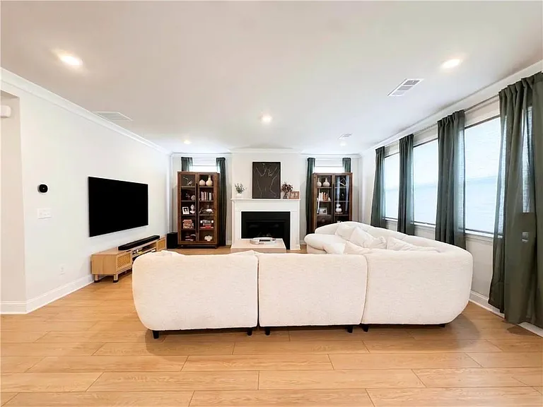 830 Elderberry Ct — Photo 4