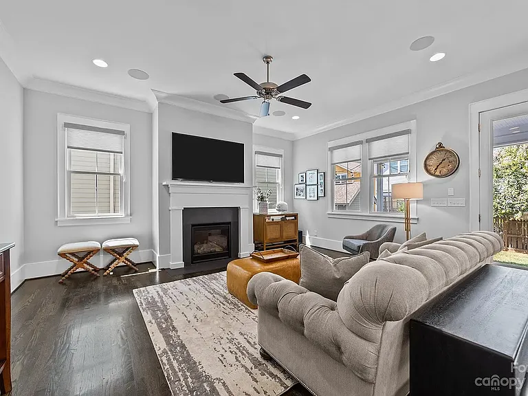 412 Eli St — Photo 8
