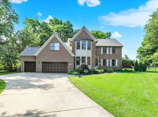 8261 Twin Pointe Cir, Indianapolis, IN
