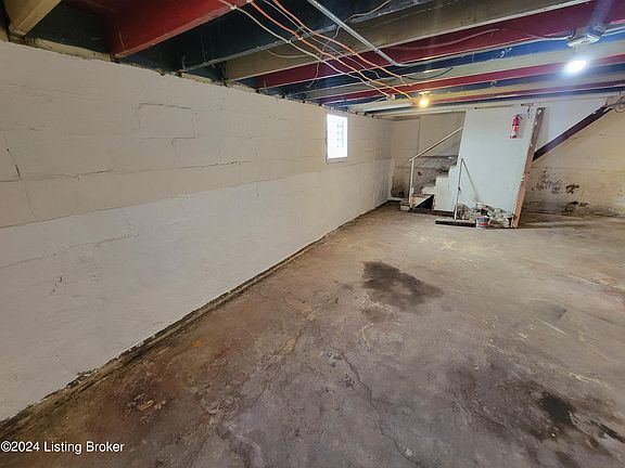5th image of 131 N 39th St