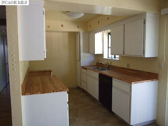 3rd image of 18360 Siesta Dr