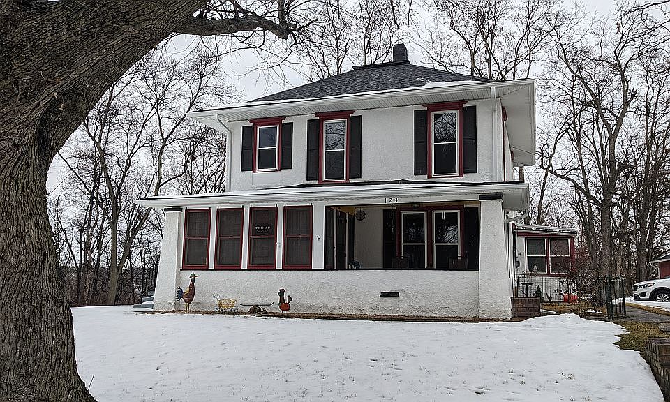 1st image of 123 N 11th St