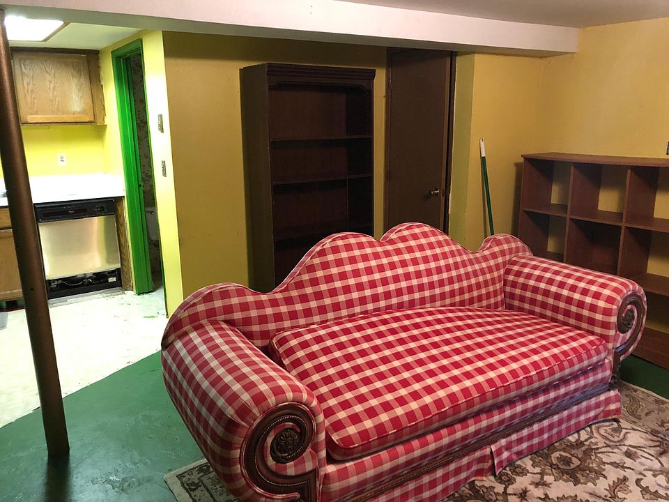 2nd image of 503 Puget St NE #16