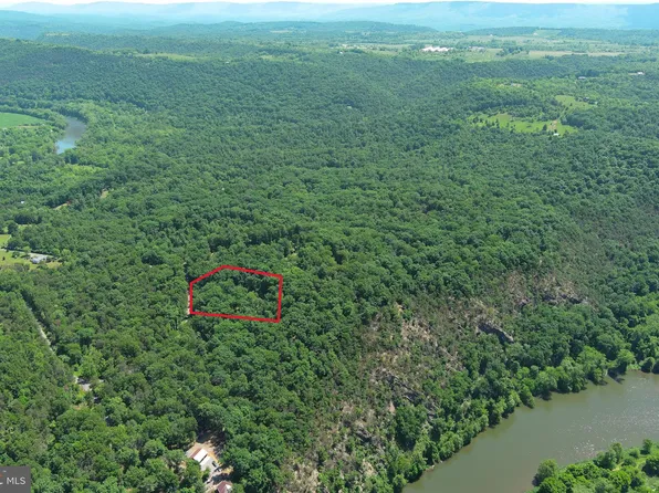 58 Potomac Overlook Dr, Levels, WV 25431