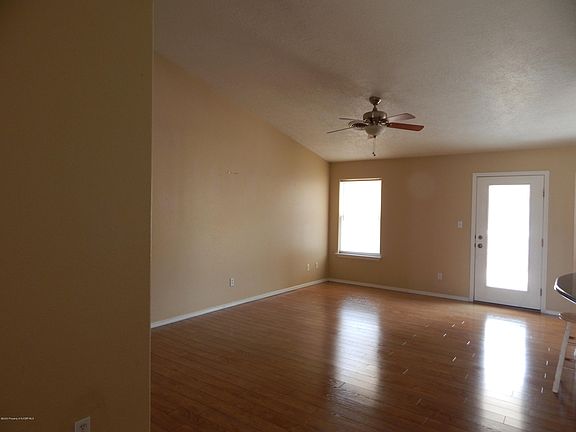 4th image of 3709 Buckingham St