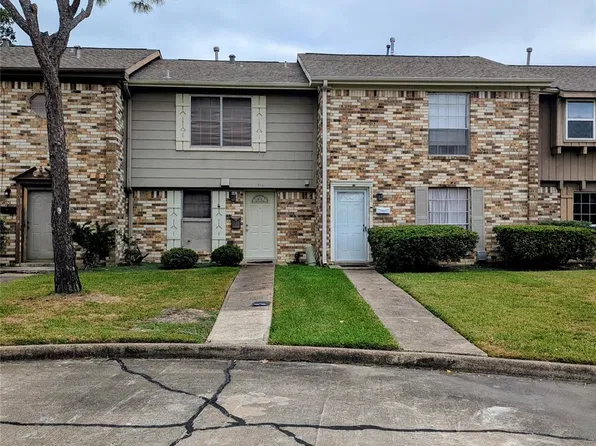 1515 Cedar Cove St, La Porte, TX 77571