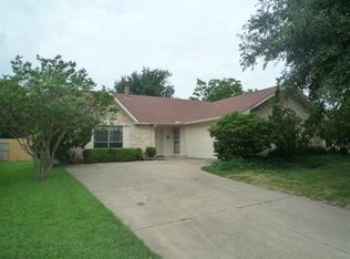 4826 Trailwood Dr, Grand Prairie, TX 75052