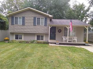 4807 Norway Rd, Waterford, MI 48328