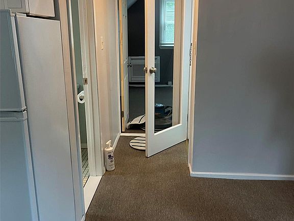 3rd image of 206 Dickinson Ave