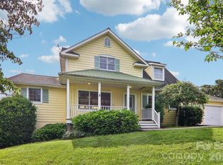 20 Amber Dr, Horse Shoe, NC 28742