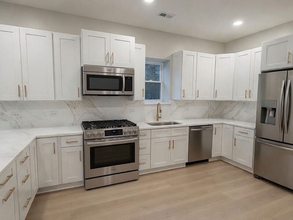 1st image of 2553 S Central Park Ave #2A