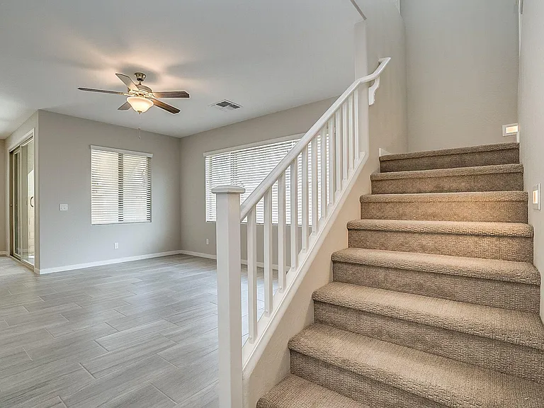 4742 E Tremaine Ave — Photo 17