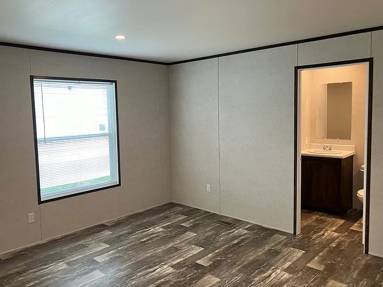 12439 Pineneedle Dr — Photo 2