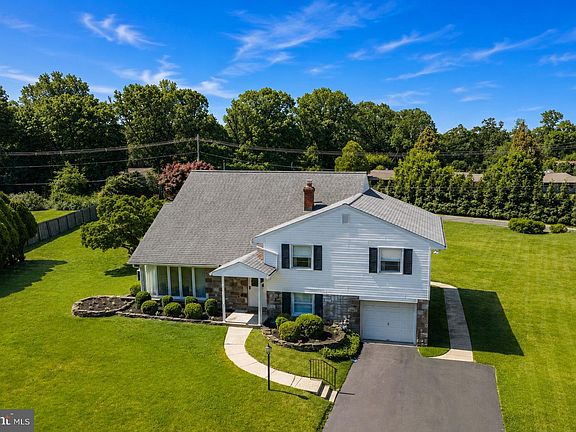 4th image of 1133 Ballytore Rd