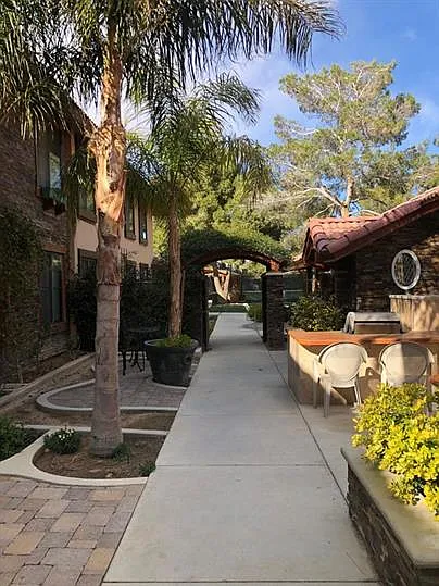 Village Retreat — Photo 5