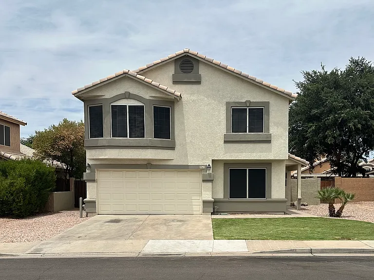 7512 E Navarro Ave — Photo 1