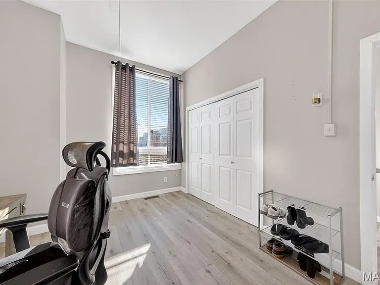 28 Columbus Square Dr — Photo 16