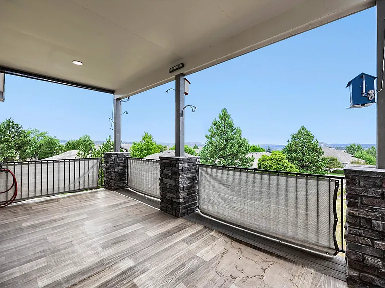 687 Easton Ct — Photo 12