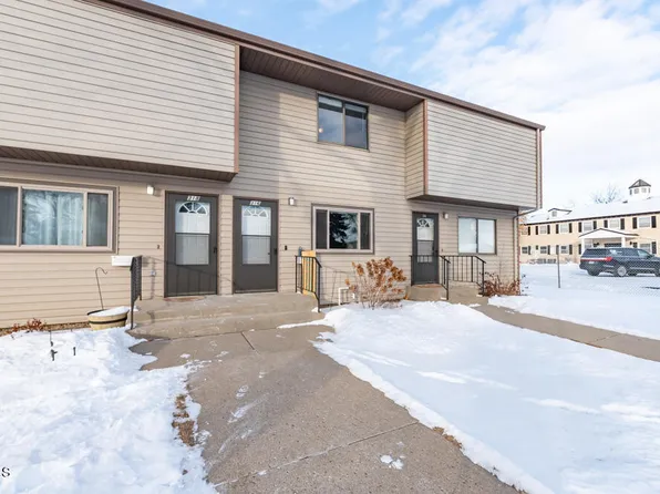 316 Willow Ln, Bismarck, ND 58504