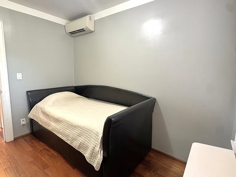 80-20 Margaret Pl #1G — Photo 21