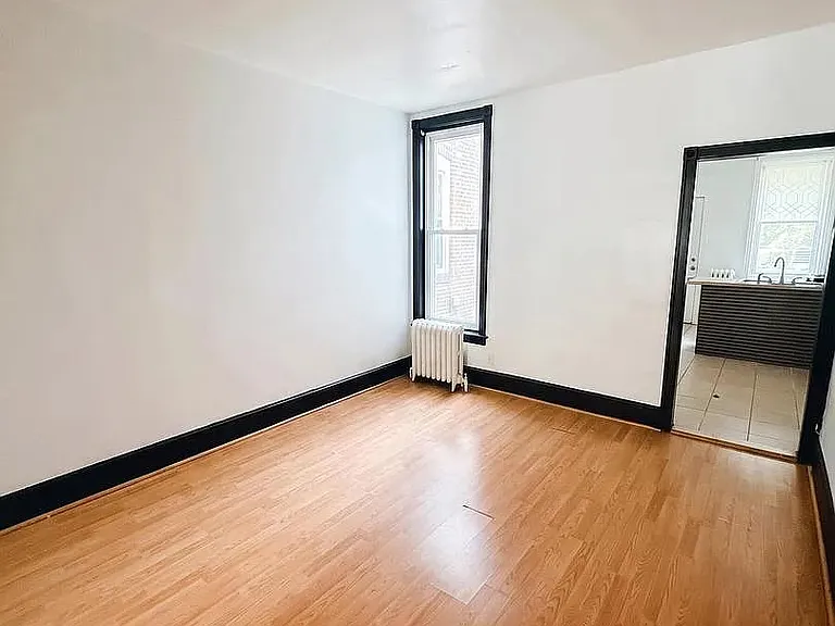 1515 Dyre St — Photo 11