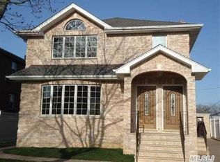 5835 230th St, Oakland Gardens, NY 11364