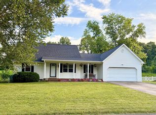 6120 Springbrook Dr, Paducah, KY 42001