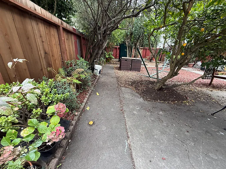 1535 Francisco St #10 — Photo 9