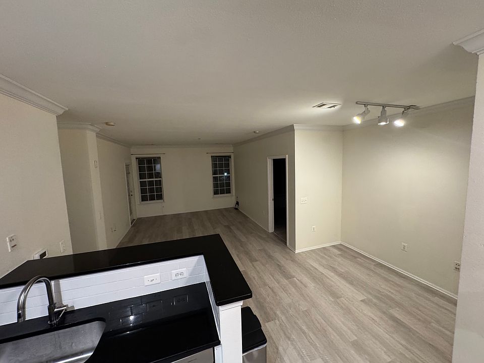 Kitchen view of Dining nook and Living room - Door on the right is the guest room (2nd bedroom)
