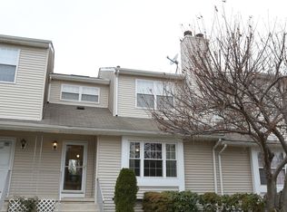 228 Driscoll Ct, Somerset, NJ 08873