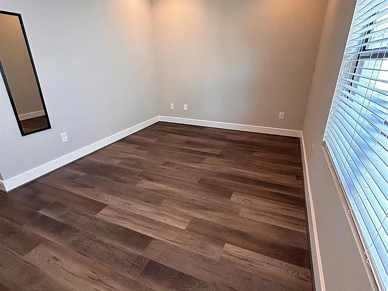 211 Milby St — Photo 18