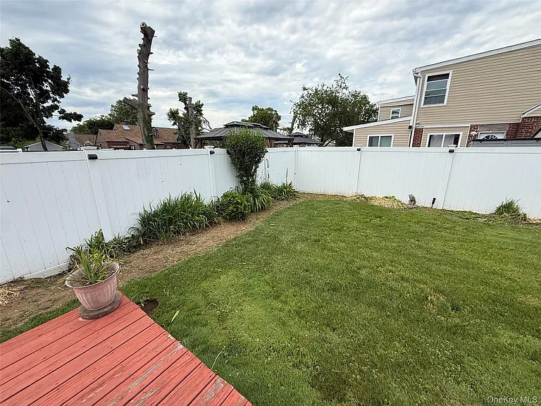 730 Cottage St — Photo 27