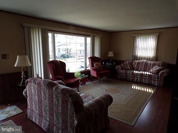 5th image of 1417 Margaret St