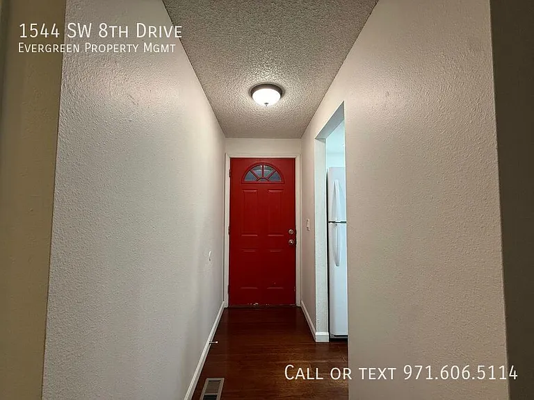 1544 SW 8th Dr — Photo 5