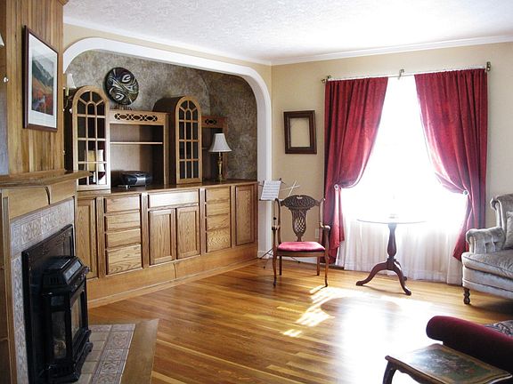 LIIVING ROOM