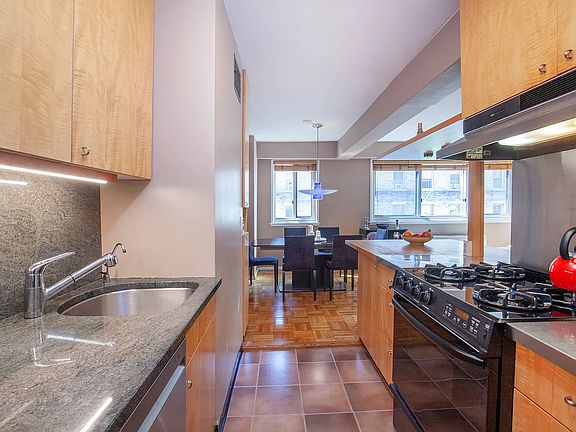 3rd image of 401 E 65th St #6AB