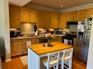 2 bed, 1.5 bath, 1200 sqft, $2,100 — Photo 4