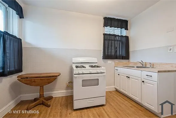 6335 N Claremont Ave — Photo 12