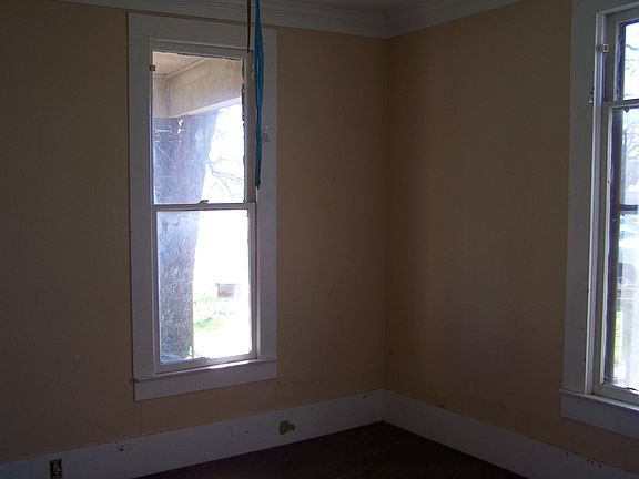 3rd image of 521 N Orange St