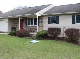 3 Paddock Dr, Lititz, PA 17543