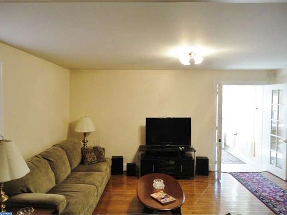 5th image of 1309 Cedar St